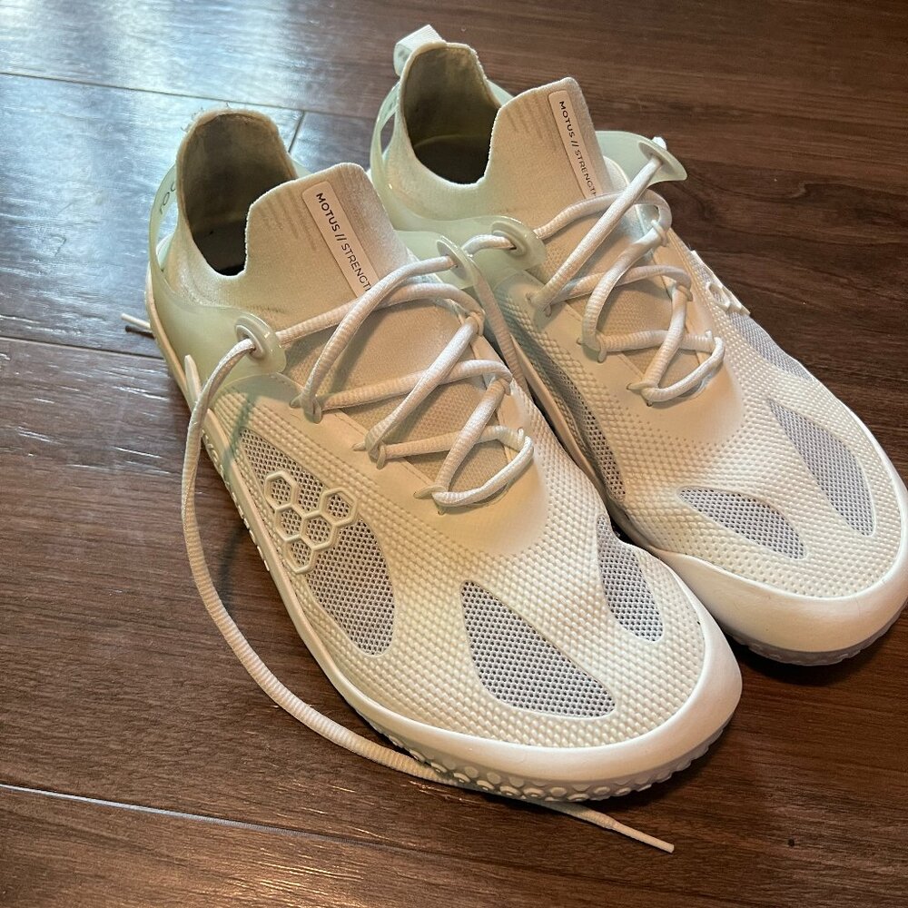 Vivo Barefoot Motus Strength